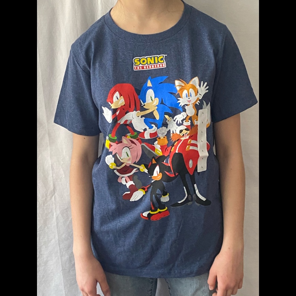 Sonic The Hedgehog top